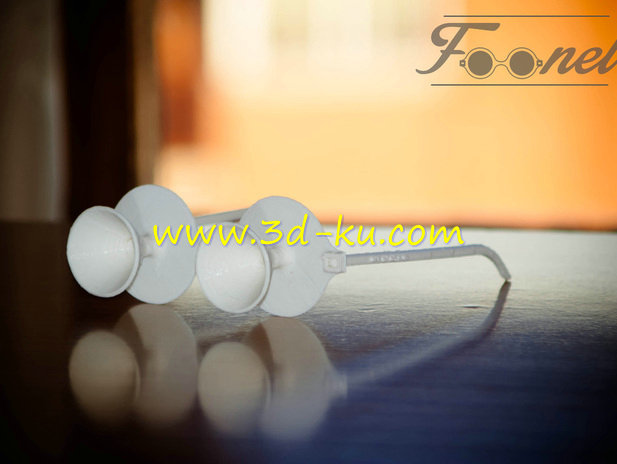 带着漏斗的滴眼药水模型的图片1