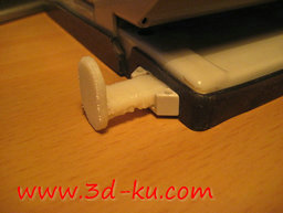3D打印模型纸张穿孔机导杆的图片
