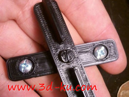 3D打印模型简单的窗口锁与螺纹孔的图片