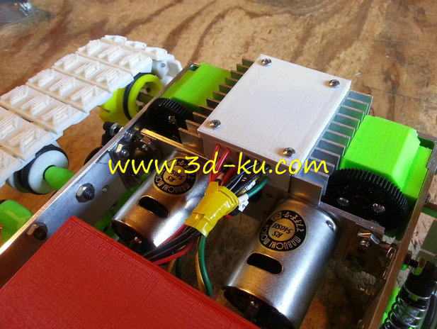 双电机速度控制器箱盖模型的图片1
