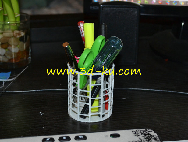 简易的笔筒模型的图片1