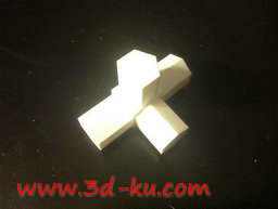 3D打印模型4路PVC管道连接器的图片