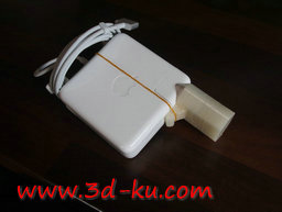 3D打印模型保护插头的两脚不被磨的图片