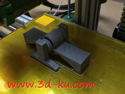 3D打印模型跷跷板和弹弓的技术融合的图片