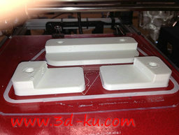3D打印模型iMac脚撑的图片