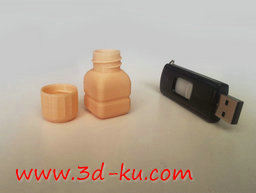 3D打印模型瓶和螺帽的图片
