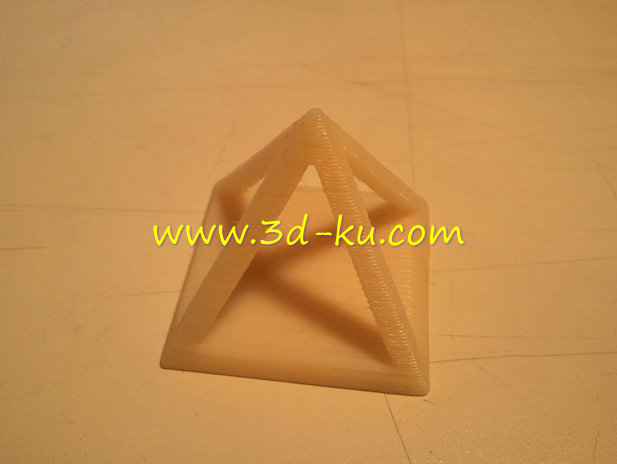 空心标金字塔模型的图片1