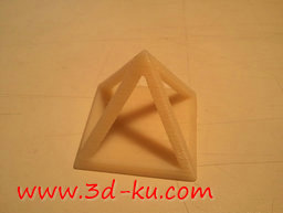 3D打印模型空心标金字塔的图片