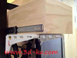 3D打印模型安装在抽屉内的支架的图片