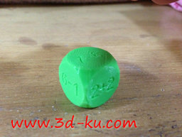 3D打印模型带方程式的骰子的图片