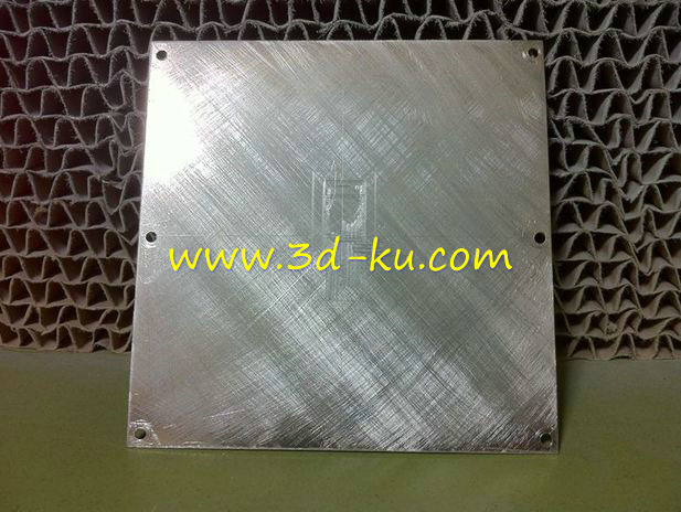 手工制作的铝盖表面和模型的图片1