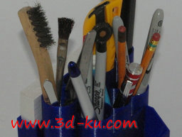 3D打印模型桌子上的东西不再杂乱的图片