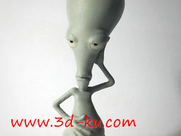 3D打印模型想象中的外星人的雕像的图片