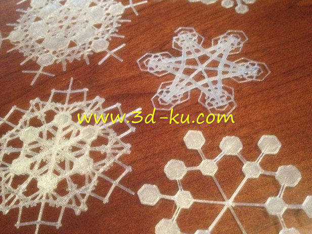 不同样子的雪花模型的图片1