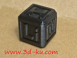 3D打印模型化学元素骰子的图片