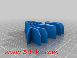 3D打印模型牵着两个孩子的母亲的图片