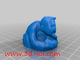 3D打印模型怀抱婴儿的老人的图片
