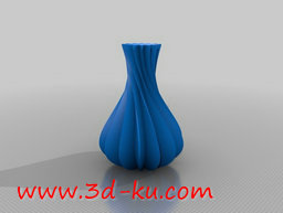 3D打印模型扭曲的薄片花瓶的图片