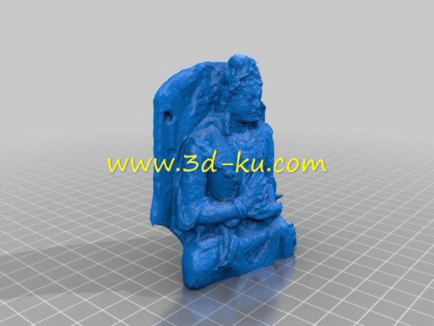 三种颜色的佛陀模型的图片2