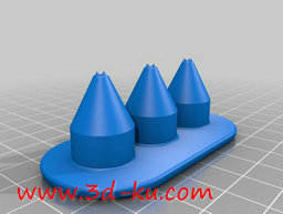 3D打印模型带尖钉的鞋底的图片