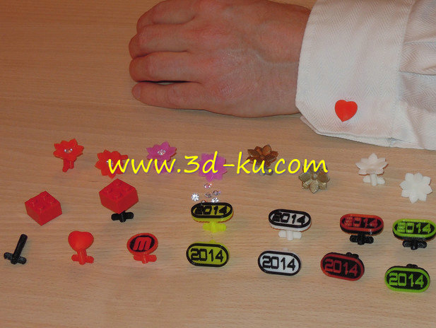 精致漂亮的莲花纽扣模型的图片1