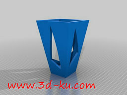 3D打印模型四个三角形孔的瓶子的图片