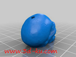 3D打印模型将这些头骨串在一起，的图片