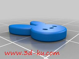 3D打印模型有花卉，兔子头和心的戒指的图片