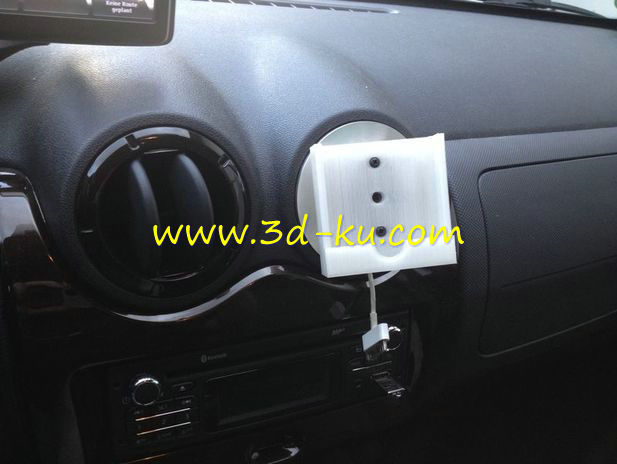 用于汽车内部的手机支架模型的图片1