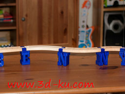 3D打印模型字母火车桥支架的图片