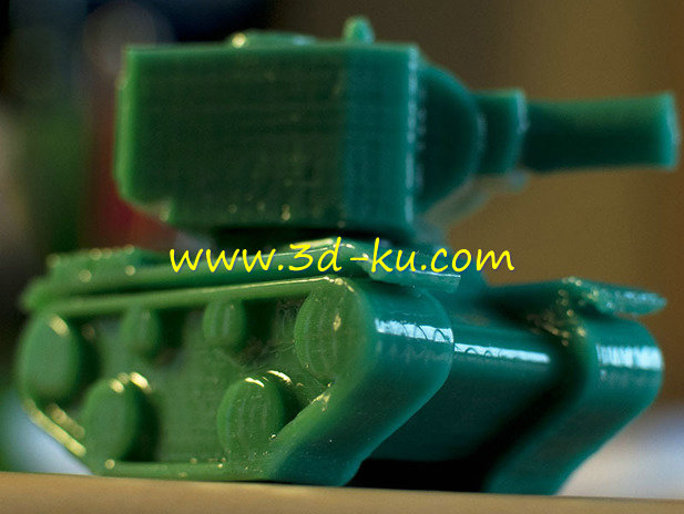 老式的KV-2 坦克模型的图片1