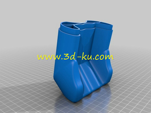 三色玩具船模型的图片2
