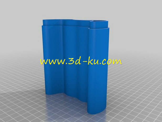 三色玩具船模型的图片3