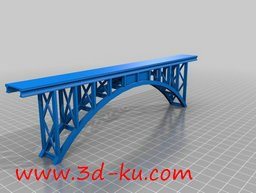 3D打印模型铺上铁路轨道，小火车的图片