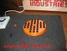 3D打印模型跳棋玩具的图片