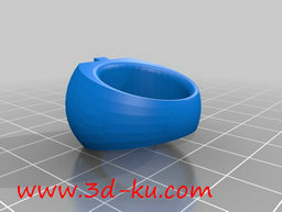 3D打印模型有项链、戒指和手镯，的图片