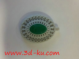 3D打印模型旧式的椭圆形，上面镶的图片