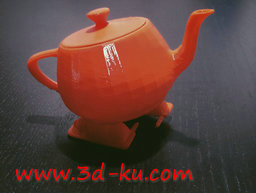 一款精美的走动的茶壶模型的图片