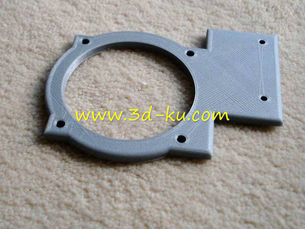 3D打印机的风扇固定装置模型的图片1