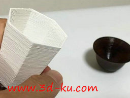 3D打印模型多边的酒杯的图片