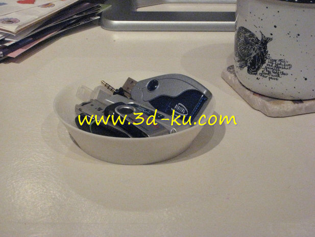 一个可以收纳桌子乱七模型的图片1