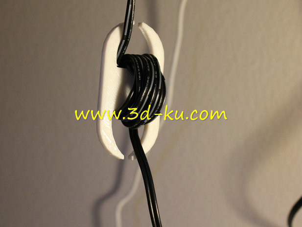 将电线绕在上面，以缩模型的图片1