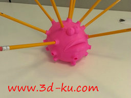 3D打印模型它的背上有好多的孔，的图片