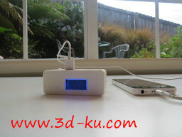 3D打印模型手机外带充电宝的图片