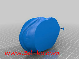 3D打印模型鲸鱼的背上帮你驮住USB和SD卡的图片
