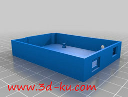 3D打印模型为存储模块设计的外壳可访问所有插口的图片