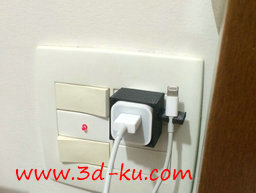 3D打印模型充电器线夹的图片