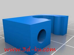 3D打印模型固定在墙上的电缆夹的图片