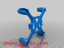 3D打印模型带四个螺旋桨的直升机的图片