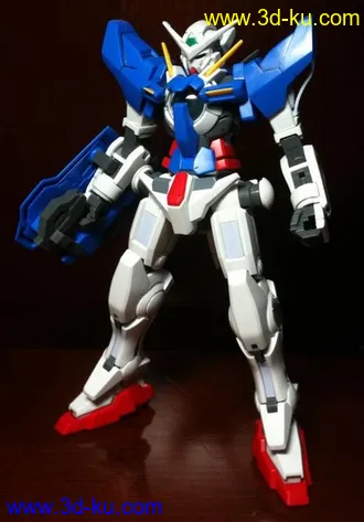 Exia 高达模型的图片
